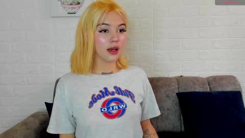 samantha_browwnn online show from January 24, 2025, 7:07 pm