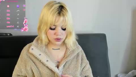 samantha_browwnn online show from October 6, 2025, 10:29 pm