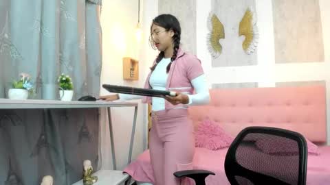    online show from November 18, 2025, 10:41 am