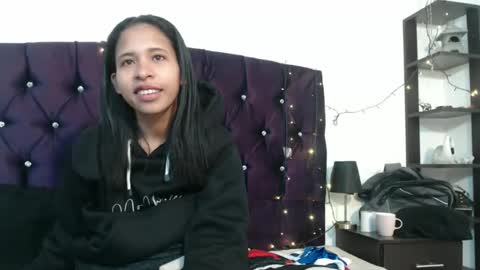 lizzy online show from December 25, 2024, 8:18 am