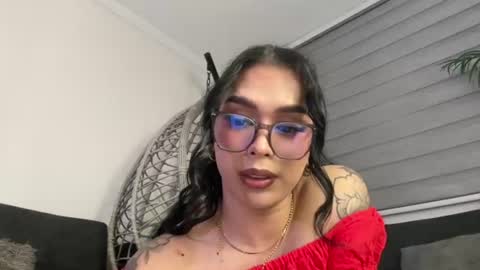 Samantha Bernardo online show from June 18, 2026, 4:35 am