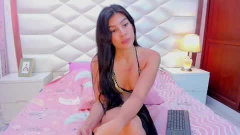 Sweet Samantha   online show from October 27, 2025, 8:24 pm