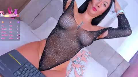 V A  N E S S A  online show from March 12, 2025, 9:45 pm