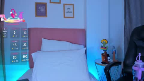 V A  N E S S A  online show from November 19, 2025, 3:39 am