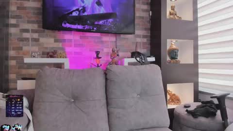 samara_as online show from October 14, 2025, 3:46 pm