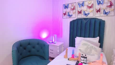 Samara Warren online show from February 11, 2025, 2:46 pm