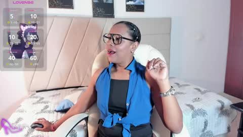 samaraa_smith1 online show from April 9, 2026, 12:10 pm