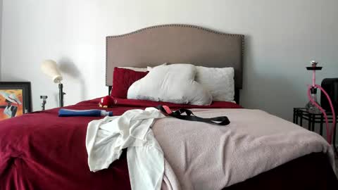 Yaya online show from September 8, 2025, 8:52 pm