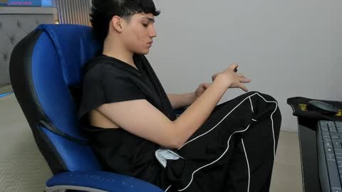 Snapshot of samblack_ chatting on April 29, 2026, 5:30 pm Sam online show from April 29, 2026, 5:30 pm
