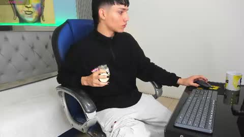 Snapshot of samblack_ chatting on July 2, 2026, 12:33 pm Sam online show from July 2, 2026, 12:33 pm
