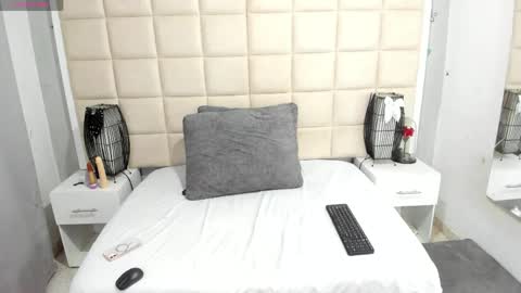 Snapshot of sammy_uwu1 chatting on May 23, 2026, 11:31 pm Nice to meet you guys my name is Lina. online show from May 23, 2026, 11:31 pm