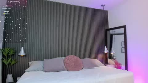 Axel online show from April 15, 2026, 9:26 pm