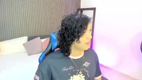 Snapshot of sammybrunette1 chatting on June 14, 2026, 11:07 pm Axel online show from June 14, 2026, 11:07 pm
