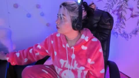   online show from February 6, 2025, 4:21 am