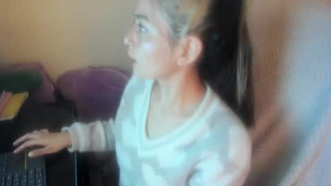 Snapshot of sammysammy_ chatting on June 18, 2026, 8:58 am online show from June 18, 2026, 8:58 am
