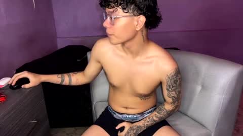 samuel_mora online show from April 8, 2026, 10:32 pm