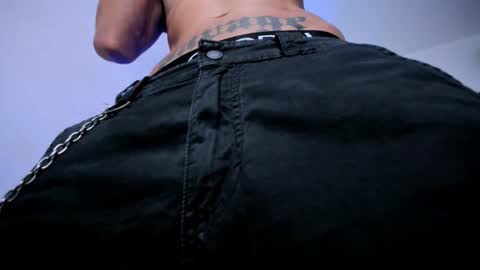   online show from September 22, 2025, 2:41 pm