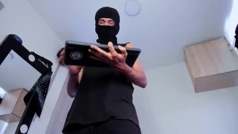   online show from November 29, 2025, 4:32 pm