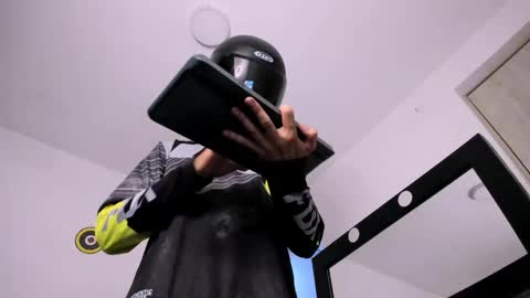   online show from April 21, 2026, 2:51 am