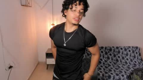 samxx_muscle online show from May 10, 2026, 1:38 pm
