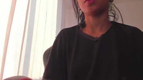 Hello I am absent due to a family calamity I will return soon-hola estoy ausente por un problema familiar volvere pronto. online show from February 28, 2025, 11:01 pm