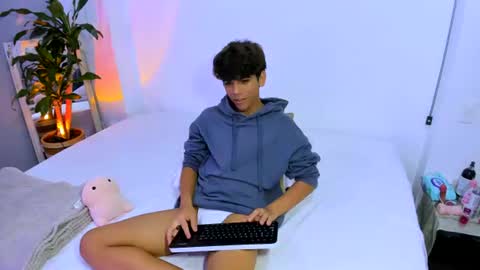 Snapshot of samy_twink chatting on June 25, 2026, 3:06 am Sammy online show from June 25, 2026, 3:06 am