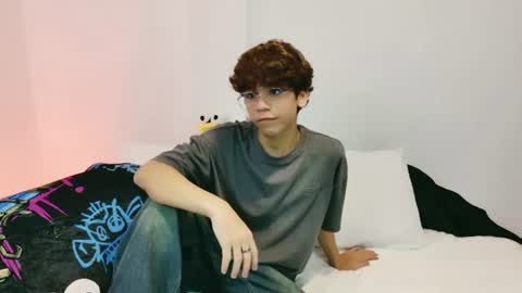 Snapshot of samy_twink chatting on July 19, 2026, 2:59 am Sammy online show from July 19, 2026, 2:59 am