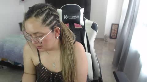 Snapshot of samy_vsn chatting on February 5, 2025, 5:53 pm samy_vsn online show from February 5, 2025, 5:53 pm