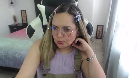 Snapshot of samy_vsn chatting on February 6, 2025, 5:51 pm samy_vsn online show from February 6, 2025, 5:51 pm