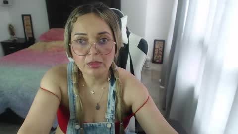 Snapshot of samy_vsn chatting on February 8, 2025, 6:01 pm samy_vsn online show from February 8, 2025, 6:01 pm