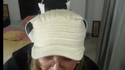 Snapshot of samy_vsn chatting on February 14, 2025, 11:42 pm samy_vsn online show from February 14, 2025, 11:42 pm