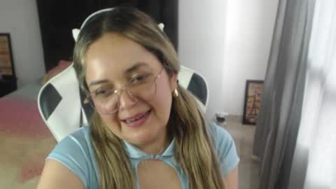 Snapshot of samy_vsn chatting on February 18, 2025, 8:25 pm samy_vsn online show from February 18, 2025, 8:25 pm