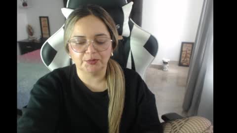 Snapshot of samy_vsn chatting on February 21, 2025, 6:04 pm samy_vsn online show from February 21, 2025, 6:04 pm