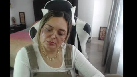 Snapshot of samy_vsn chatting on February 27, 2025, 5:26 pm samy_vsn online show from February 27, 2025, 5:26 pm