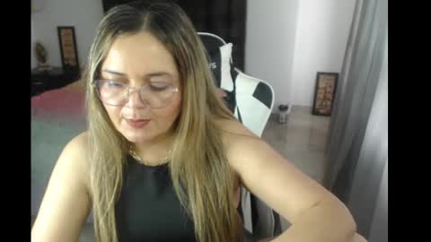 Snapshot of samy_vsn chatting on March 7, 2025, 5:49 pm samy_vsn online show from March 7, 2025, 5:49 pm