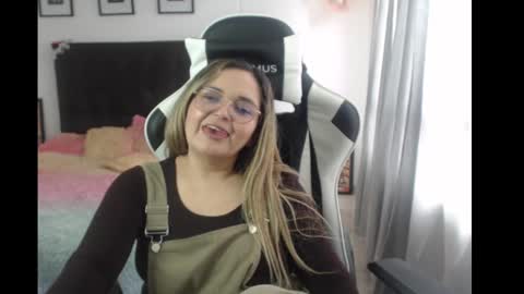 Snapshot of samy_vsn chatting on March 11, 2025, 6:30 pm samy_vsn online show from March 11, 2025, 6:30 pm