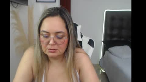 Snapshot of samy_vsn chatting on September 16, 2025, 7:37 pm samy_vsn online show from September 16, 2025, 7:37 pm