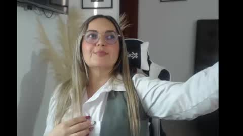 Snapshot of samy_vsn chatting on September 23, 2025, 10:24 pm samy_vsn online show from September 23, 2025, 10:24 pm