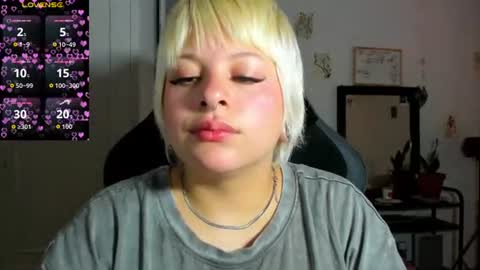 Snapshot of samymoon3 chatting on July 8, 2026, 9:14 am Samymoon online show from July 8, 2026, 9:14 am