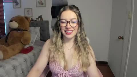 Samanta online show from April 15, 2026, 11:39 am