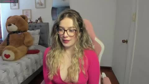 Samanta online show from April 17, 2026, 1:47 pm