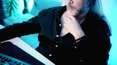 Sanders online show from February 2, 2025, 3:43 am