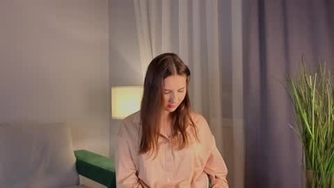 Isabel but you can call me Bella online show from November 18, 2025, 12:49 am