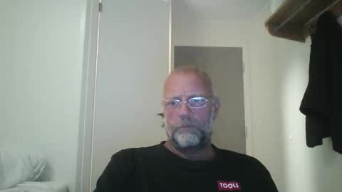 sandnesrune523 online show from September 25, 2025, 5:38 pm