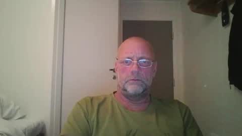 sandnesrune523 online show from November 19, 2025, 6:41 pm