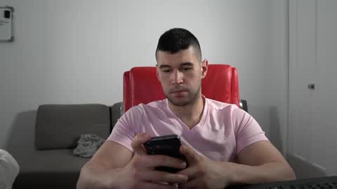 Snapshot of sandow_ chatting on June 7, 2026, 11:08 pm Sandow online show from June 7, 2026, 11:08 pm