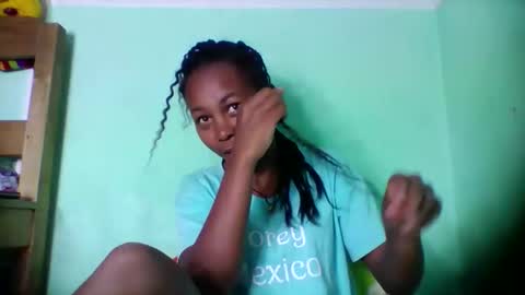 sandra1253099 online show from March 17, 2026, 6:17 am