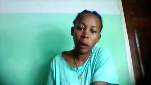 sandra1253099 online show from April 17, 2026, 5:54 am