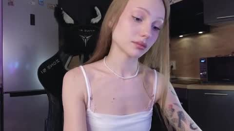Snapshot of sandra_buika chatting on June 6, 2026, 5:17 pm Sandra Lillys Page online show from June 6, 2026, 5:17 pm