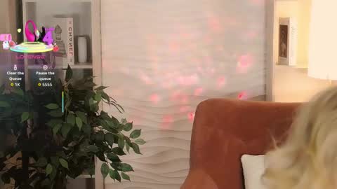 Sandra online show from September 18, 2025, 5:53 am